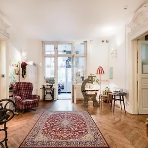 Baroque & Coworking Hostel Budapest